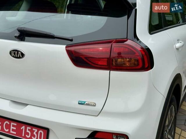 Белый Киа Niro, объемом двигателя 0 л и пробегом 65 тыс. км за 19300 $, фото 18 на Automoto.ua
