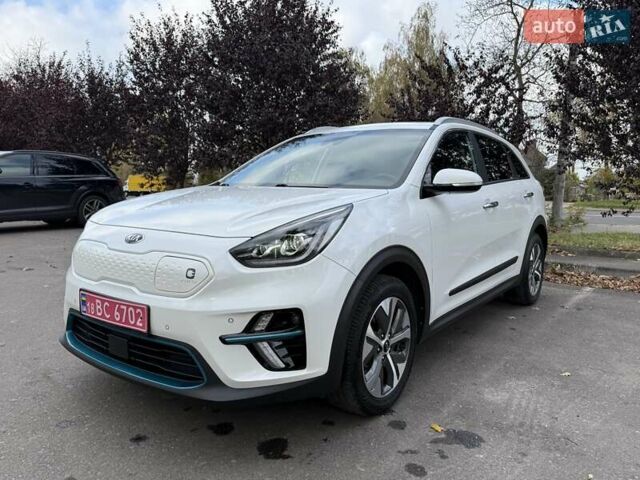 Білий Кіа Niro, об'ємом двигуна 0 л та пробігом 168 тис. км за 18455 $, фото 1 на Automoto.ua