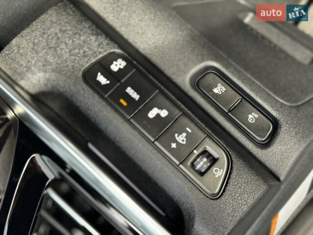 Білий Кіа Niro, об'ємом двигуна 0 л та пробігом 117 тис. км за 19750 $, фото 46 на Automoto.ua