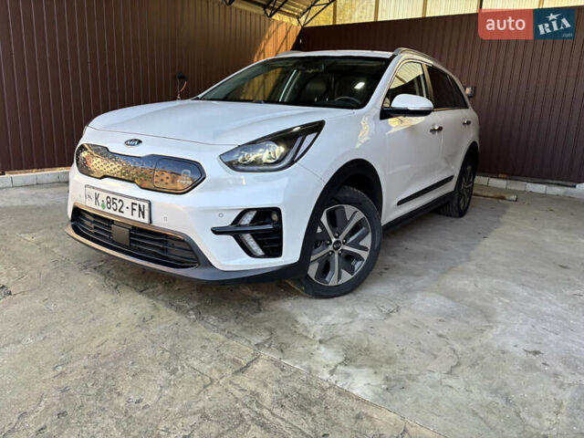 Белый Киа Niro, объемом двигателя 0 л и пробегом 117 тыс. км за 20066 $, фото 2 на Automoto.ua