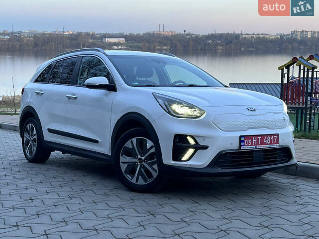 Белый Киа Niro, объемом двигателя 0 л и пробегом 103 тыс. км за 19500 $, фото 20 на Automoto.ua