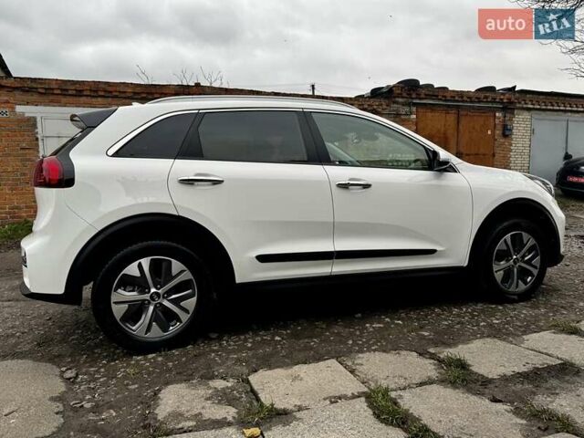 Белый Киа Niro, объемом двигателя 0 л и пробегом 160 тыс. км за 18850 $, фото 14 на Automoto.ua