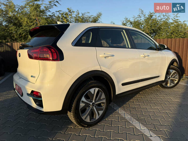 Білий Кіа Niro, об'ємом двигуна 0 л та пробігом 169 тис. км за 18200 $, фото 16 на Automoto.ua