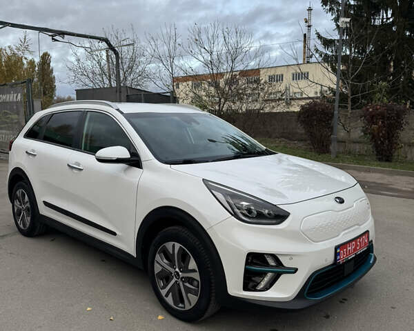 Белый Киа Niro, объемом двигателя 0 л и пробегом 101 тыс. км за 21200 $, фото 2 на Automoto.ua