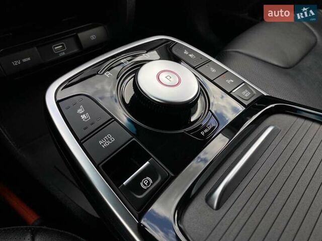 Білий Кіа Niro, об'ємом двигуна 0 л та пробігом 112 тис. км за 22900 $, фото 8 на Automoto.ua