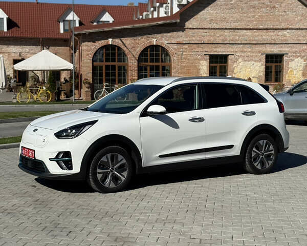Белый Киа Niro, объемом двигателя 0 л и пробегом 115 тыс. км за 19600 $, фото 8 на Automoto.ua