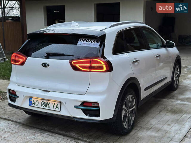 Белый Киа Niro, объемом двигателя 0 л и пробегом 161 тыс. км за 19500 $, фото 3 на Automoto.ua