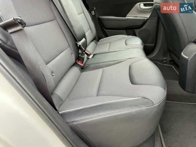 Белый Киа Niro, объемом двигателя 0 л и пробегом 65 тыс. км за 19300 $, фото 24 на Automoto.ua