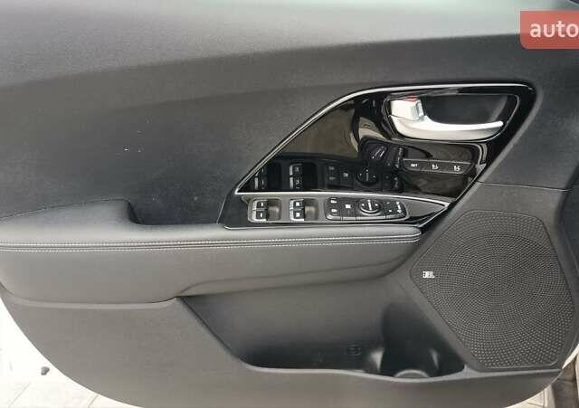Білий Кіа Niro, об'ємом двигуна 0 л та пробігом 127 тис. км за 19999 $, фото 21 на Automoto.ua