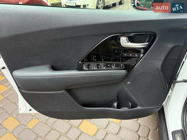 Белый Киа Niro, объемом двигателя 0 л и пробегом 152 тыс. км за 20400 $, фото 19 на Automoto.ua