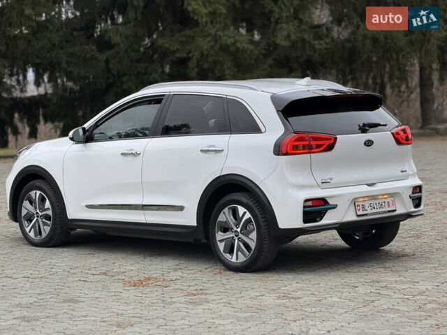 Білий Кіа Niro, об'ємом двигуна 0 л та пробігом 141 тис. км за 19499 $, фото 12 на Automoto.ua