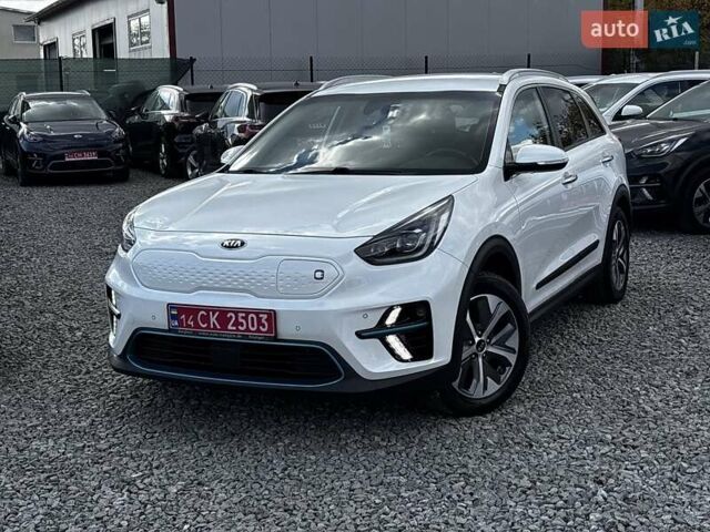 Киа Niro 2020 в Львове на Automoto.ua Белый Киа Niro, объемом двигателя 0 л и пробегом 95 тыс. км за 20450 $, фото 5 на Automoto.ua