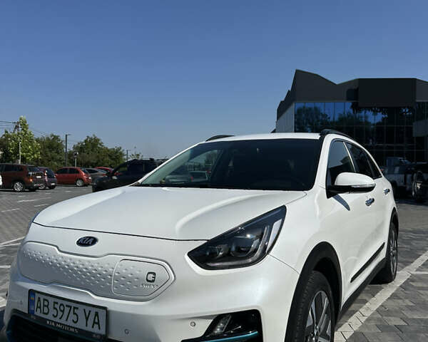 Белый Киа Niro, объемом двигателя 0 л и пробегом 103 тыс. км за 21000 $, фото 1 на Automoto.ua