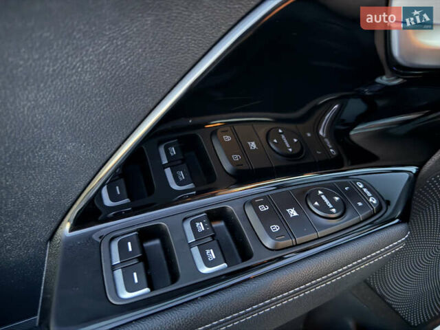 Киа Niro 2020 в Новой Ушице на Automoto.ua Белый Киа Niro, объемом двигателя 0 л и пробегом 152 тыс. км за 18500 $, фото 47 на Automoto.ua