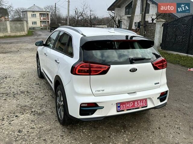 Білий Кіа Niro, об'ємом двигуна 0 л та пробігом 147 тис. км за 18800 $, фото 26 на Automoto.ua