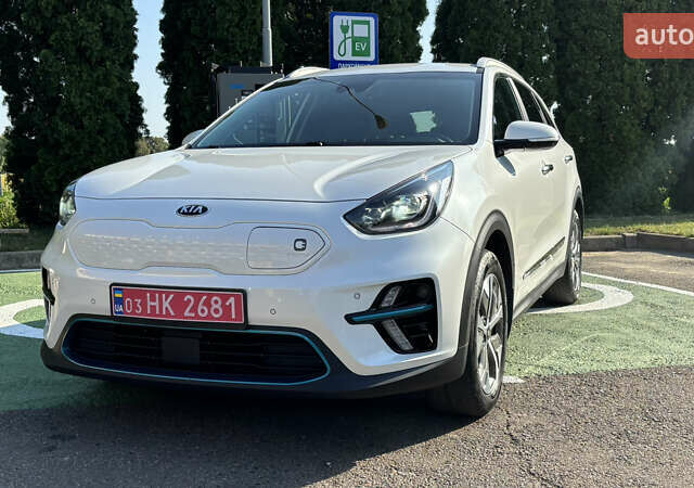 Белый Киа Niro, объемом двигателя 0 л и пробегом 114 тыс. км за 19400 $, фото 29 на Automoto.ua