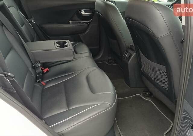 Білий Кіа Niro, об'ємом двигуна 0 л та пробігом 127 тис. км за 19999 $, фото 41 на Automoto.ua