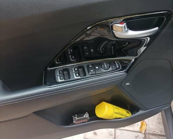 Белый Киа Niro, объемом двигателя 0 л и пробегом 200 тыс. км за 19000 $, фото 15 на Automoto.ua