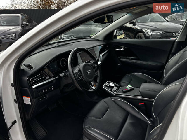 Белый Киа Niro, объемом двигателя 0 л и пробегом 141 тыс. км за 19100 $, фото 18 на Automoto.ua