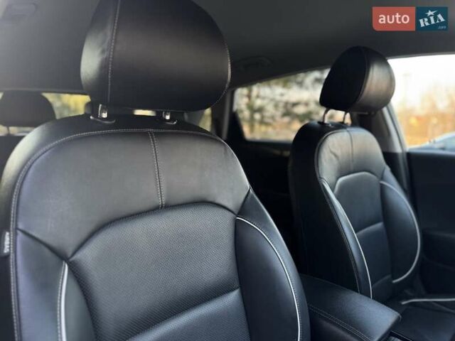Белый Киа Niro, объемом двигателя 0 л и пробегом 72 тыс. км за 18600 $, фото 52 на Automoto.ua