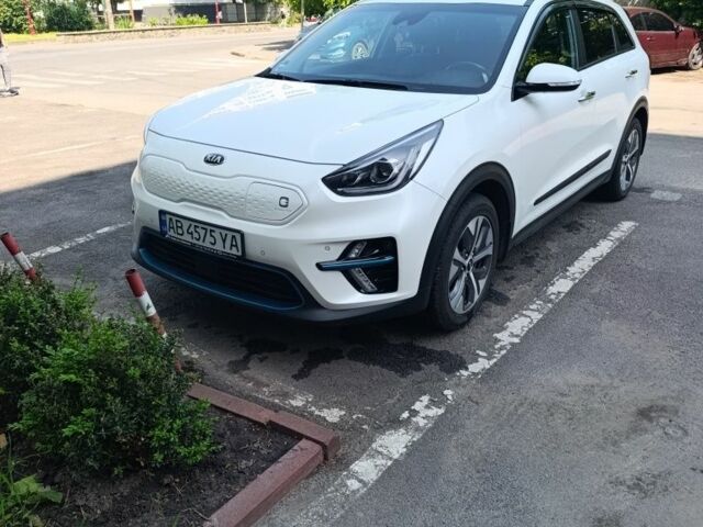 Белый Киа Niro, объемом двигателя 0 л и пробегом 120 тыс. км за 21000 $, фото 2 на Automoto.ua