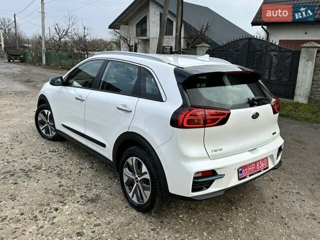 Білий Кіа Niro, об'ємом двигуна 0 л та пробігом 147 тис. км за 18800 $, фото 68 на Automoto.ua