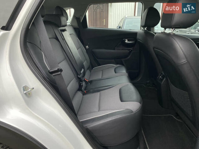 Белый Киа Niro, объемом двигателя 0 л и пробегом 96 тыс. км за 19950 $, фото 97 на Automoto.ua