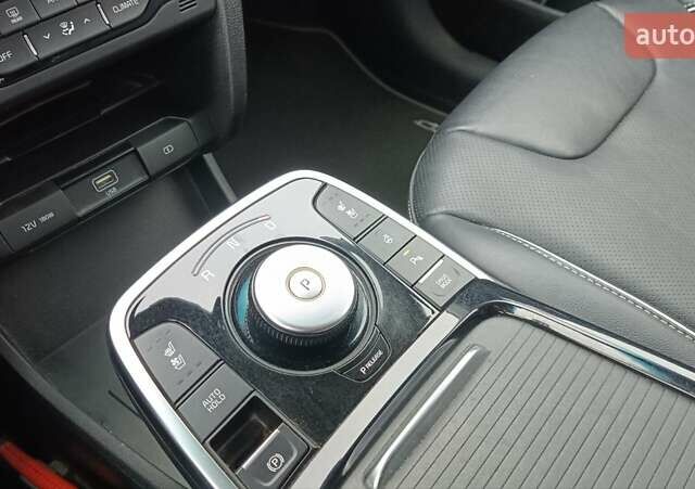 Білий Кіа Niro, об'ємом двигуна 0 л та пробігом 127 тис. км за 19999 $, фото 29 на Automoto.ua