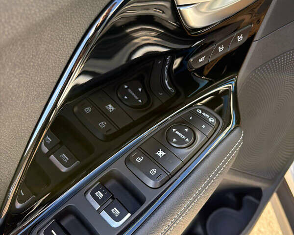 Белый Киа Niro, объемом двигателя 0 л и пробегом 140 тыс. км за 19450 $, фото 19 на Automoto.ua