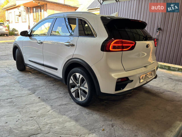 Белый Киа Niro, объемом двигателя 0 л и пробегом 117 тыс. км за 20066 $, фото 8 на Automoto.ua