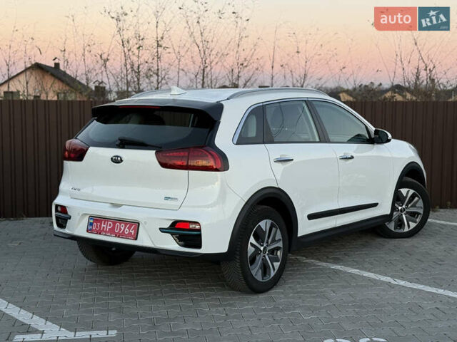 Белый Киа Niro, объемом двигателя 0 л и пробегом 114 тыс. км за 19350 $, фото 12 на Automoto.ua