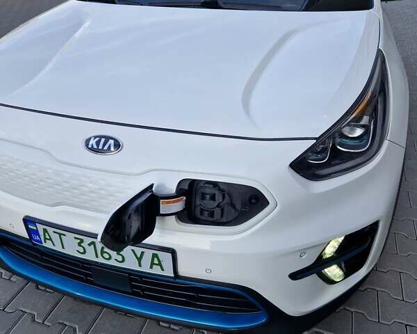 Белый Киа Niro, объемом двигателя 0 л и пробегом 94 тыс. км за 19855 $, фото 24 на Automoto.ua