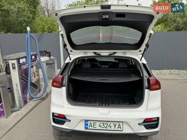 Белый Киа Niro, объемом двигателя 0 л и пробегом 114 тыс. км за 21000 $, фото 21 на Automoto.ua