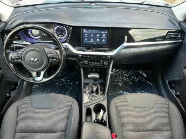 Белый Киа Niro, объемом двигателя 1.6 л и пробегом 65 тыс. км за 7100 $, фото 13 на Automoto.ua
