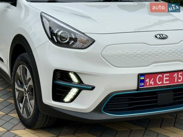 Белый Киа Niro, объемом двигателя 0 л и пробегом 65 тыс. км за 19300 $, фото 4 на Automoto.ua