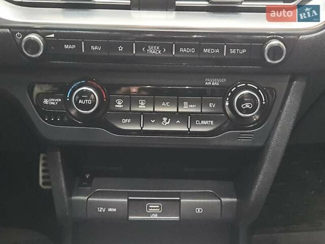 Белый Киа Niro, объемом двигателя 0 л и пробегом 112 тыс. км за 19500 $, фото 13 на Automoto.ua