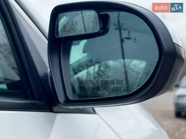 Білий Кіа Niro, об'ємом двигуна 1.6 л та пробігом 215 тис. км за 16800 $, фото 13 на Automoto.ua
