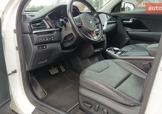 Білий Кіа Niro, об'ємом двигуна 0 л та пробігом 127 тис. км за 19999 $, фото 20 на Automoto.ua