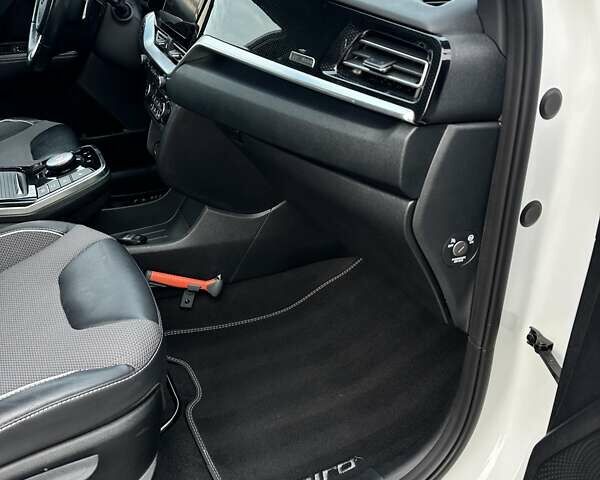 Білий Кіа Niro, об'ємом двигуна 0 л та пробігом 147 тис. км за 18800 $, фото 54 на Automoto.ua