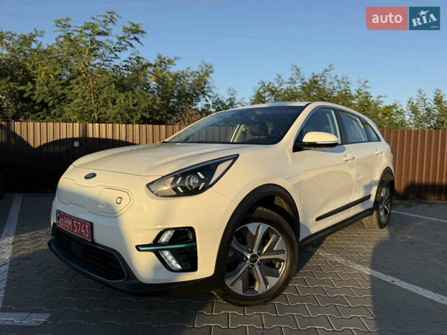 Білий Кіа Niro, об'ємом двигуна 0 л та пробігом 169 тис. км за 18200 $, фото 6 на Automoto.ua