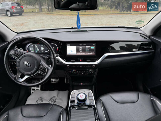 Білий Кіа Niro, об'ємом двигуна 0 л та пробігом 141 тис. км за 19499 $, фото 57 на Automoto.ua