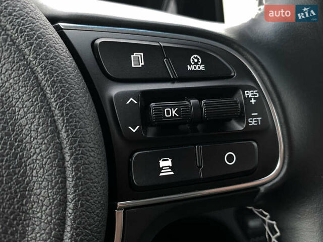 Белый Киа Niro, объемом двигателя 0 л и пробегом 96 тыс. км за 19950 $, фото 9 на Automoto.ua