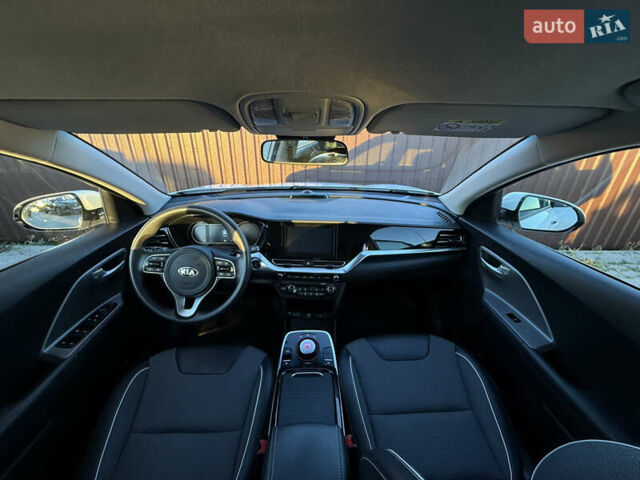 Білий Кіа Niro, об'ємом двигуна 0 л та пробігом 169 тис. км за 18200 $, фото 31 на Automoto.ua