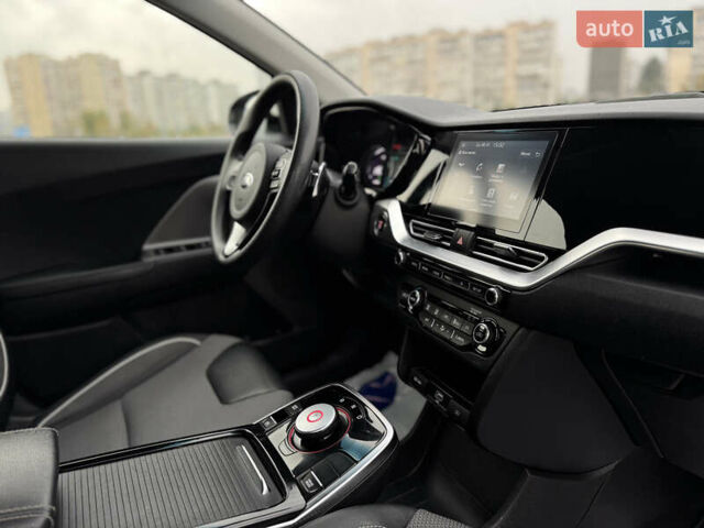 Киа Niro 2020 в Киеве на Automoto.ua Белый Киа Niro, объемом двигателя 0 л и пробегом 171 тыс. км за 18300 $, фото 30 на Automoto.ua