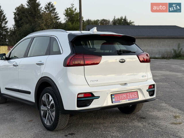 Білий Кіа Niro, об'ємом двигуна 0 л та пробігом 152 тис. км за 18500 $, фото 5 на Automoto.ua