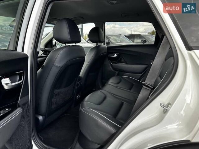 Киа Niro 2020 в Львове на Automoto.ua Белый Киа Niro, объемом двигателя 0 л и пробегом 95 тыс. км за 20450 $, фото 29 на Automoto.ua