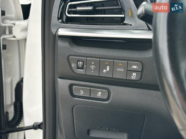 Белый Киа Niro, объемом двигателя 0 л и пробегом 141 тыс. км за 19100 $, фото 28 на Automoto.ua