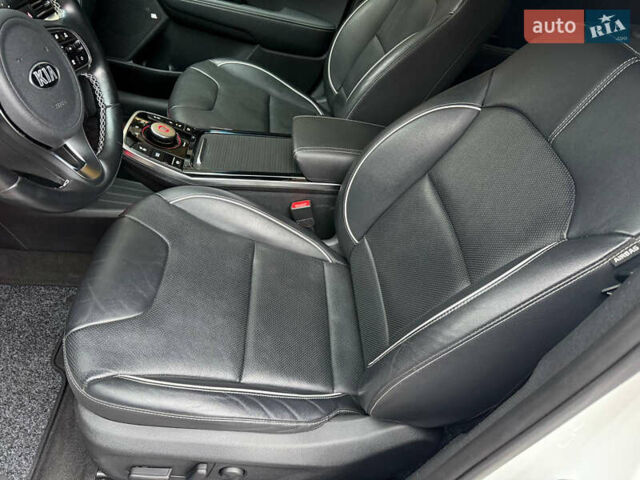 Белый Киа Niro, объемом двигателя 0 л и пробегом 152 тыс. км за 20400 $, фото 20 на Automoto.ua