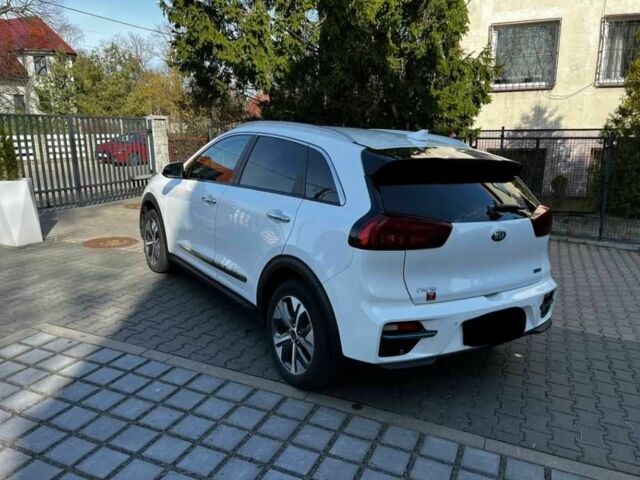Белый Киа Niro, объемом двигателя 0 л и пробегом 56 тыс. км за 14900 $, фото 3 на Automoto.ua