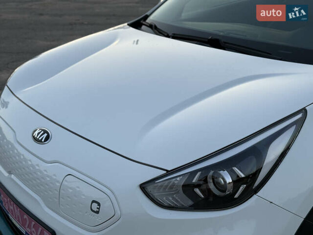 Белый Киа Niro, объемом двигателя 0 л и пробегом 152 тыс. км за 18200 $, фото 18 на Automoto.ua